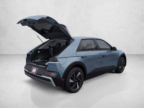 New 2026 Hyundai Ioniq 5 SE image 2