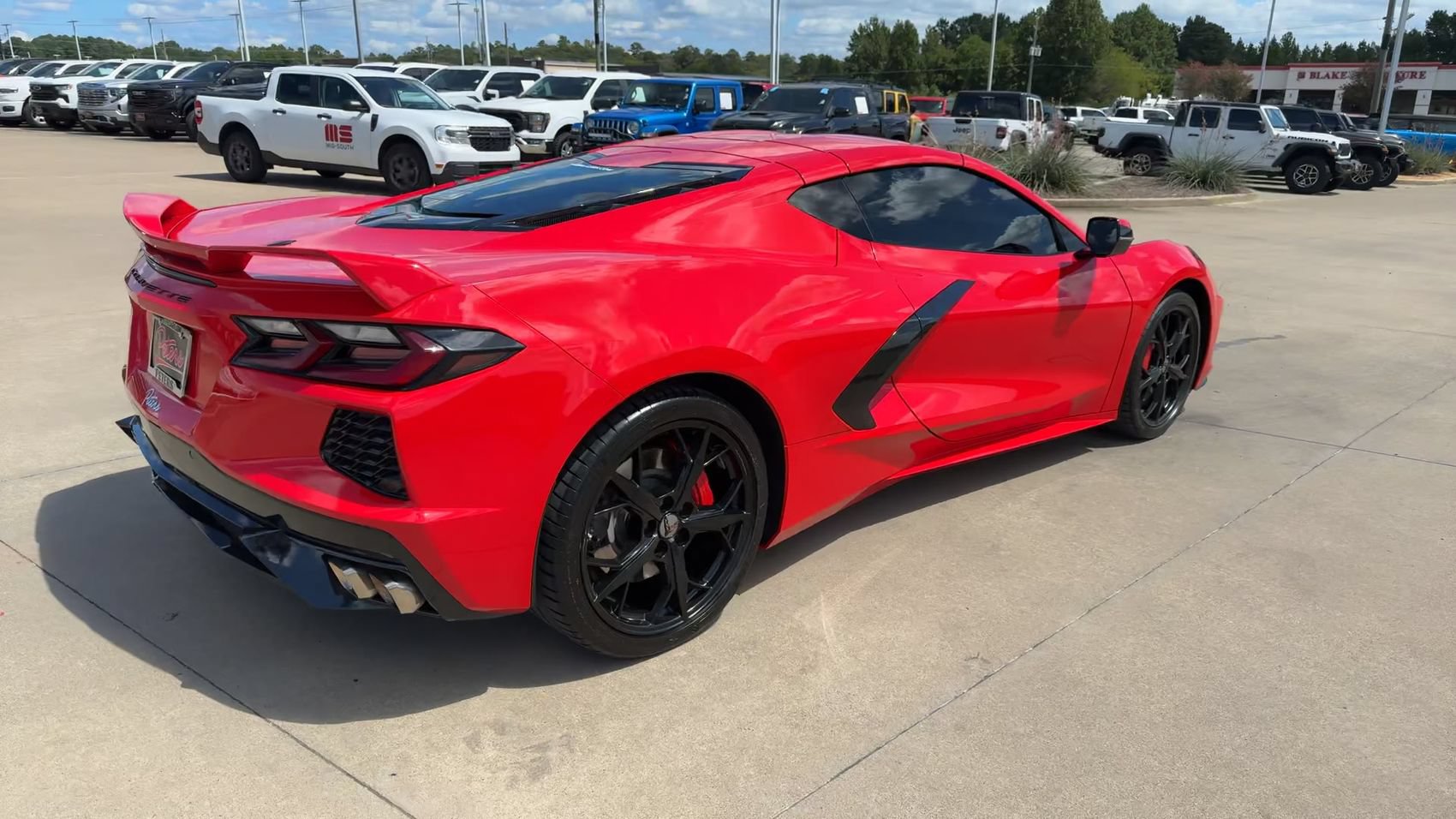 Used 2020 Chevrolet Corvette Stingray Coupe w/ Z51 Performance Package RWD image 9