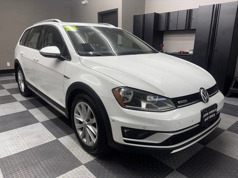Used 2017 Volkswagen Golf Alltrack SE AWD/4WD image 12