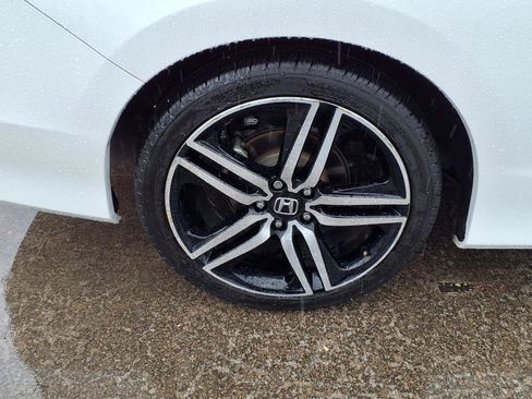 Used 2016 Honda Accord Touring image 27