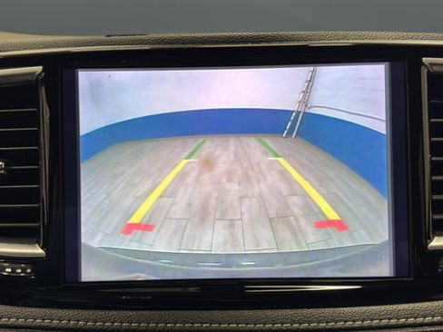 Used 2025 Chrysler Pacifica Limited FWD image 14