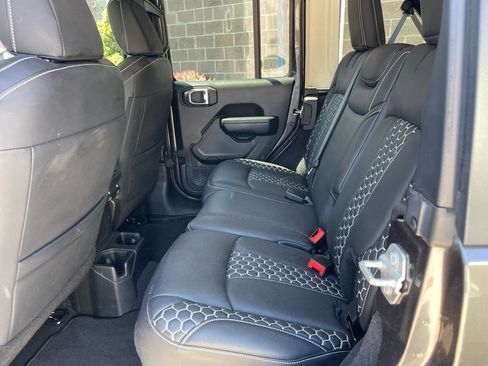 Used 2021 Jeep Wrangler Unlimited Sport AWD/4WD image 35