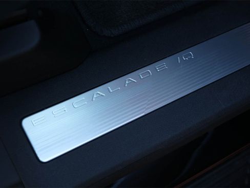 Used 2025 Cadillac Escalade IQ Sport 2 w/ LPO, ONYX Package image 45