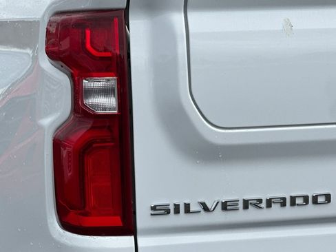 Used 2025 Chevrolet Silverado 1500 ZR2 w/ Technology Package image 42