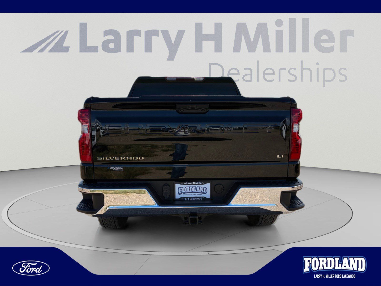 Used 2024 Chevrolet Silverado 1500 LT AWD/4WD image 4