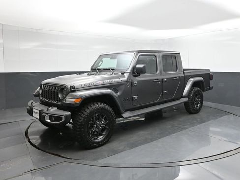 New 2025 Jeep Gladiator Sport image 34