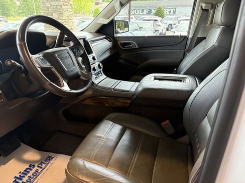 Used 2016 GMC Yukon Denali w/ Open Road Package AWD/4WD image 2