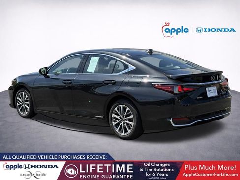 Used 2022 Lexus ES 300h w/ Premium Package FWD image 4