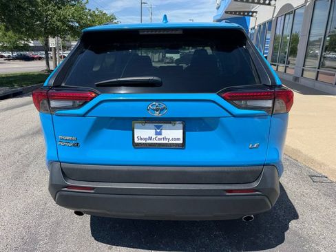 Used 2020 Toyota RAV4 LE FWD image 12