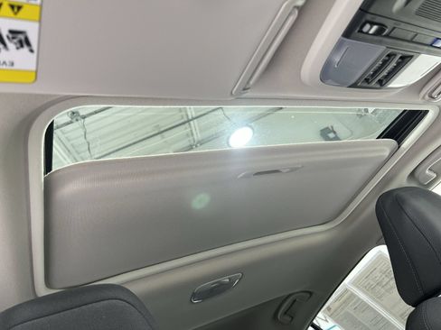 Certified 2025 Subaru Crosstrek 2.0i Premium AWD/4WD image 21