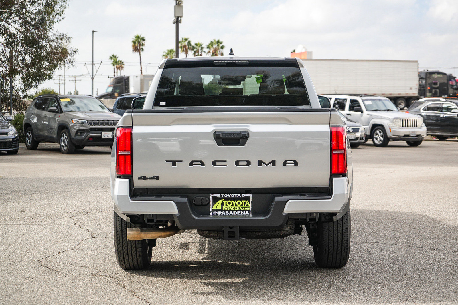 Used 2026 Toyota Tacoma SR5 AWD/4WD image 7