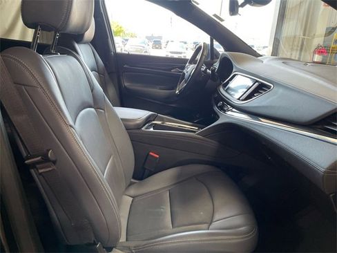 Used 2024 Buick Enclave Premium image 25