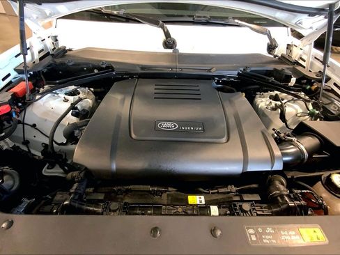 Used 2023 Land Rover Defender 110 S image 29