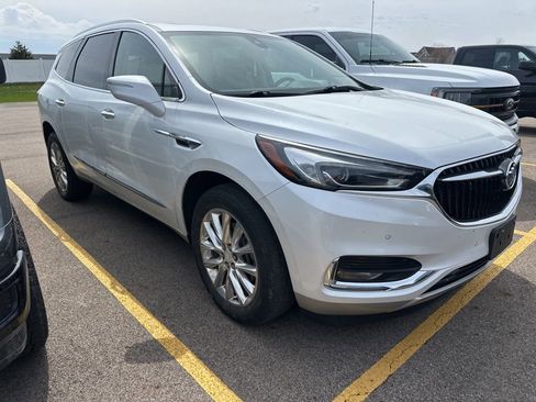 Used 2018 Buick Enclave Premium w/ Experience Buick Package image 5