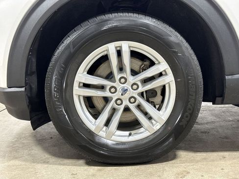 Used 2023 Ford Explorer XLT AWD/4WD image 27