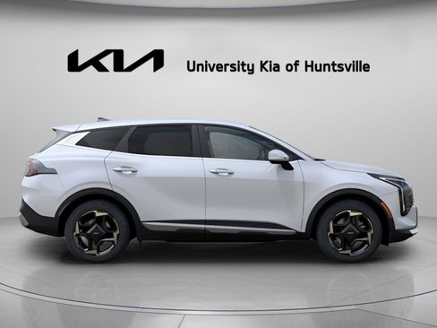 New 2026 Kia Sportage EX FWD image 9