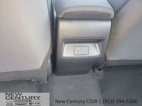 Used 2025 Toyota Corolla LE image 15