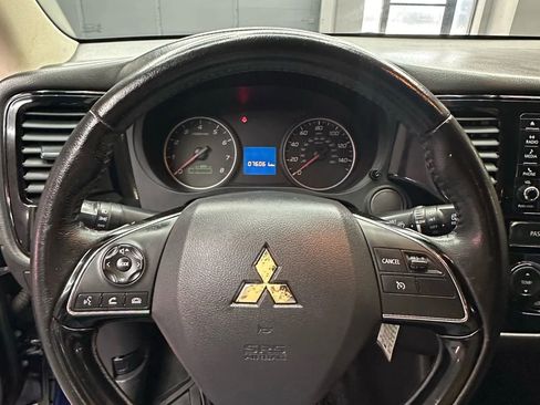 Used 2016 Mitsubishi Outlander ES image 14