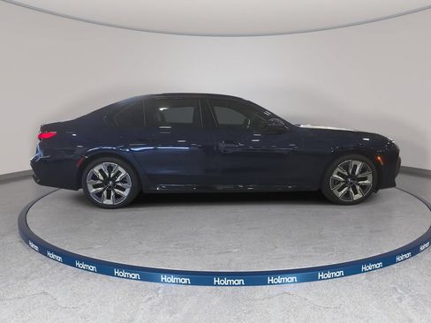 Certified 2023 BMW 760i xDrive AWD/4WD image 4