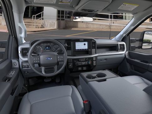 New 2026 Ford F250 XL w/ XL Chrome Package RWD image 10