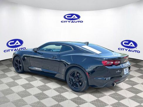 Used 2019 Chevrolet Camaro LT RWD image 7