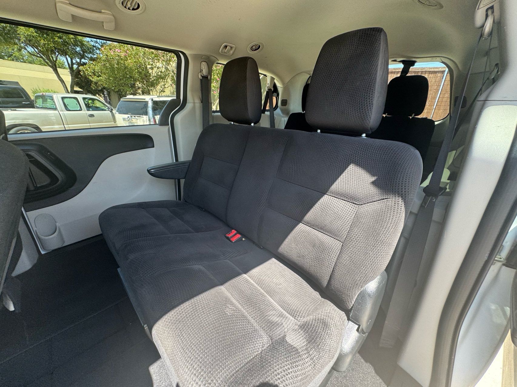 Used 2018 Dodge Grand Caravan SE w/ UConnect Hands-Free Group FWD image 10