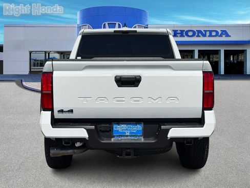 Used 2025 Toyota Tacoma TRD Off-Road image 7