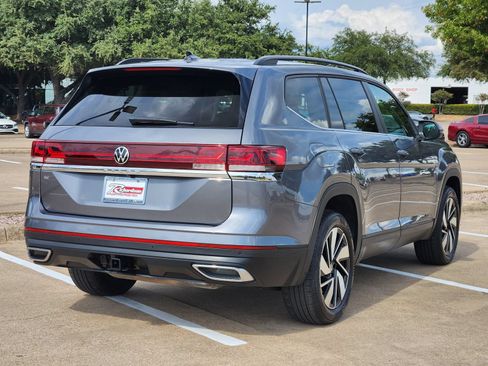 Used 2025 Volkswagen Atlas SE FWD image 6