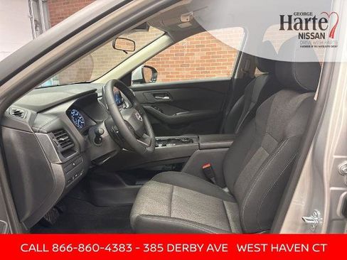 Certified 2025 Nissan Rogue SV image 7