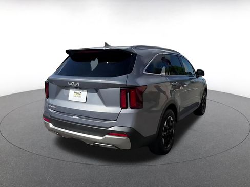 Used 2024 Kia Sorento S image 14