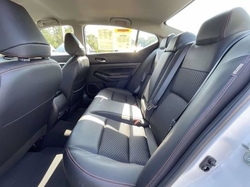 Used 2024 Nissan Altima 2.5 SR FWD image 13