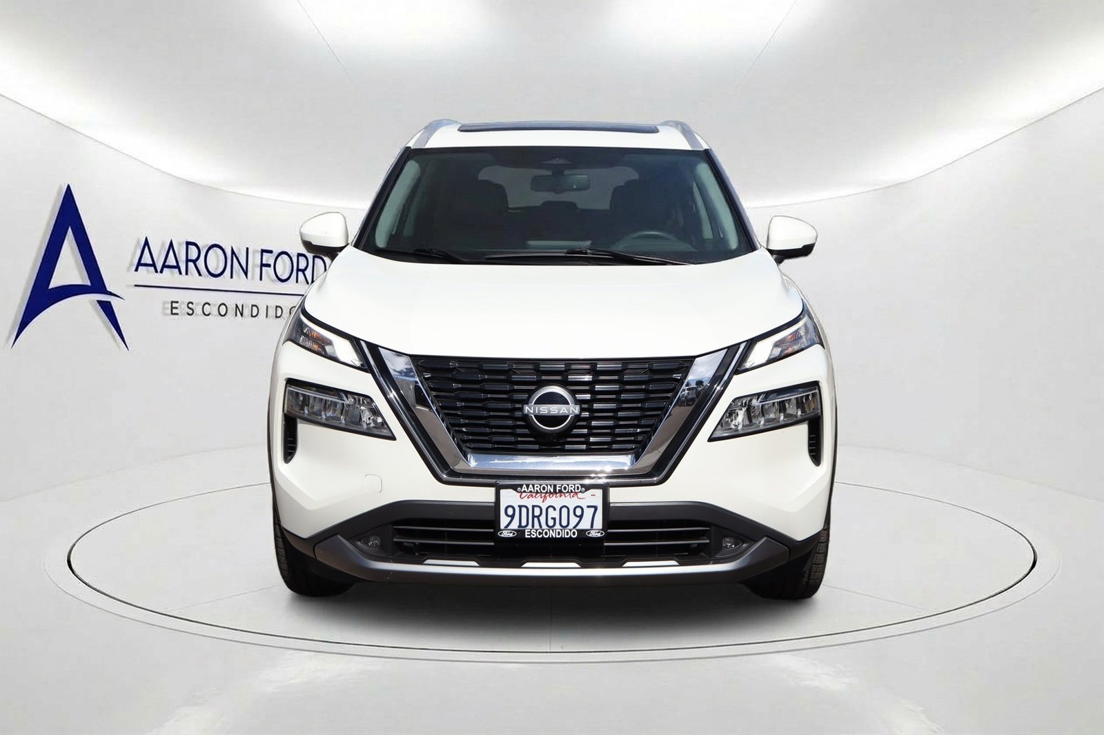Used 2022 Nissan Rogue SL FWD image 2