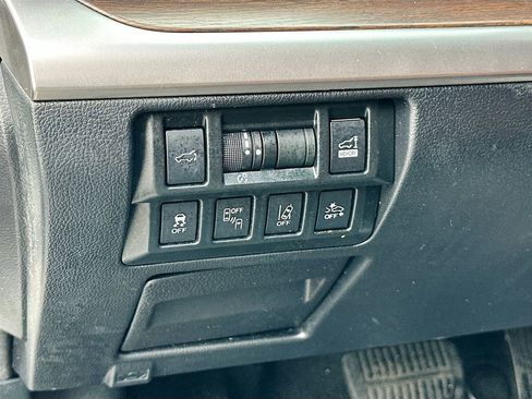 Used 2018 Subaru Outback 2.5i Touring w/ Popular Package #3 image 10