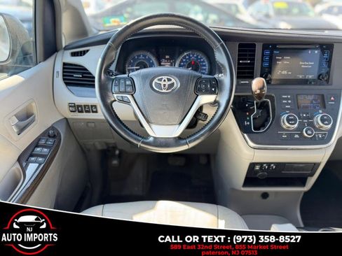 Used 2016 Toyota Sienna XLE Premium image 28