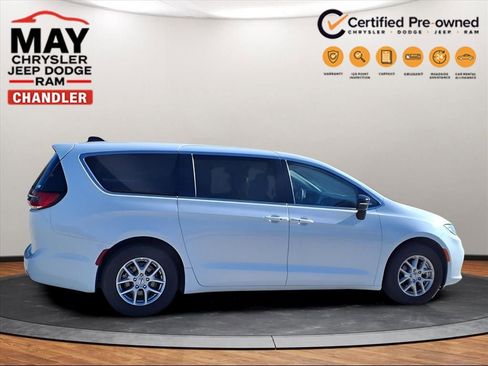 Used 2024 Chrysler Pacifica Touring-L image 20