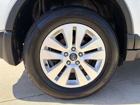 Used 2017 Subaru Outback 2.5i Premium AWD/4WD image 9