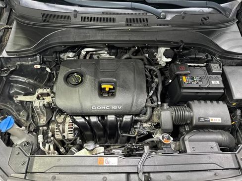 Used 2019 Hyundai Kona SE AWD/4WD image 4