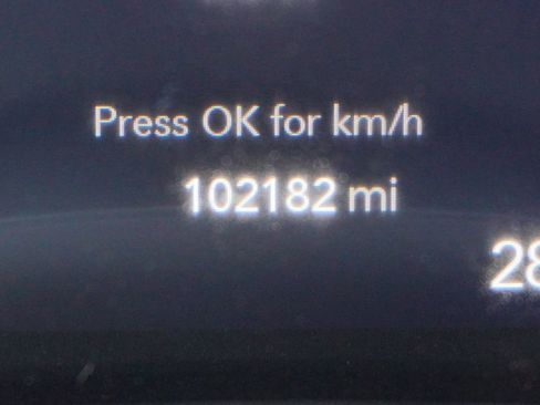 Used 2021 Chrysler Pacifica Touring image 14