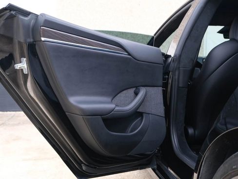 Used 2021 Tesla Model S Plaid image 23