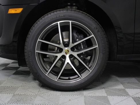 New 2026 Porsche Macan image 17