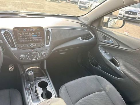 Used 2016 Chevrolet Malibu LT image 17
