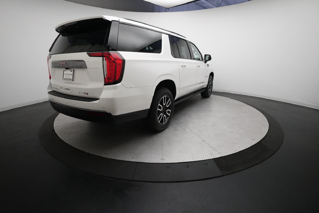 Used 2023 GMC Yukon XL AT4 AWD/4WD image 35