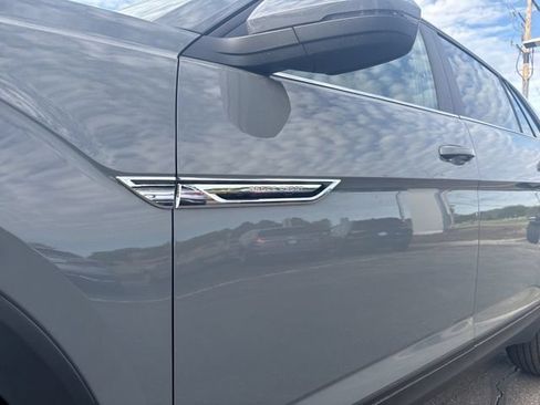 New 2026 Volkswagen Atlas Cross Sport SE AWD/4WD image 12