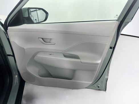 Used 2025 Hyundai Kona SEL FWD image 31