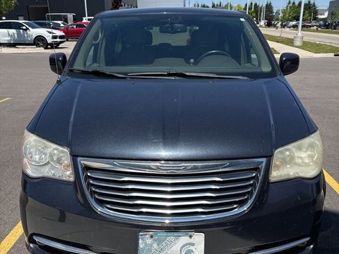 Used 2013 Chrysler Town & Country Touring FWD image 2