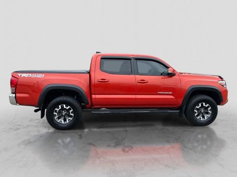 Used 2017 Toyota Tacoma TRD Off-Road w/ Tow Package (A/T) AWD/4WD image 8