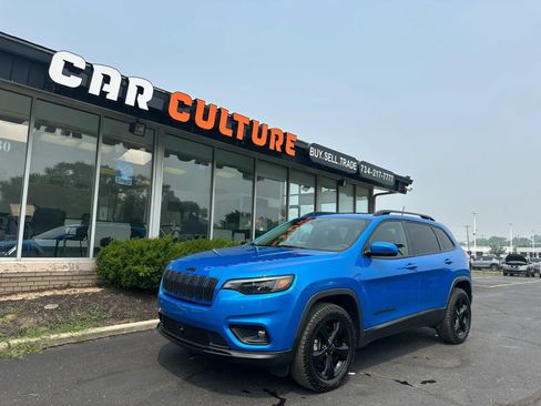Used 2021 Jeep Cherokee Latitude Plus w/ Sun & Sound Group AWD/4WD image 1