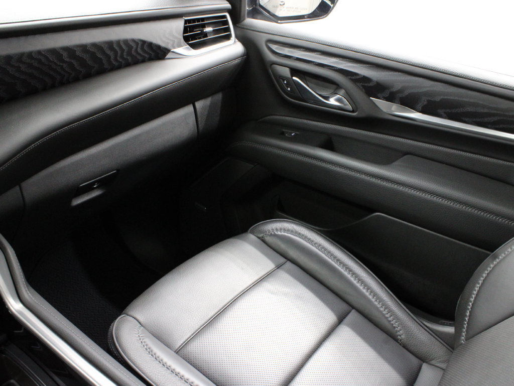 Used 2023 GMC Yukon XL Denali AWD/4WD image 35