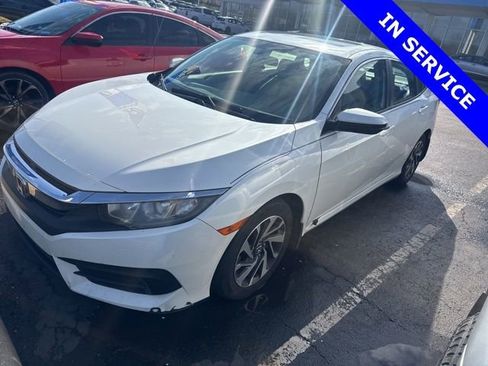 Used 2018 Honda Civic EX image 3