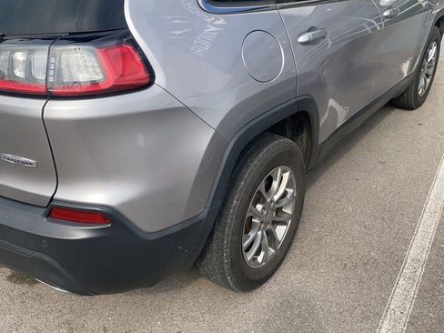 Used 2019 Jeep Cherokee Latitude Plus w/ Cold Weather Group image 3